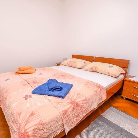 Apartments Ema Razanj Luaran gambar