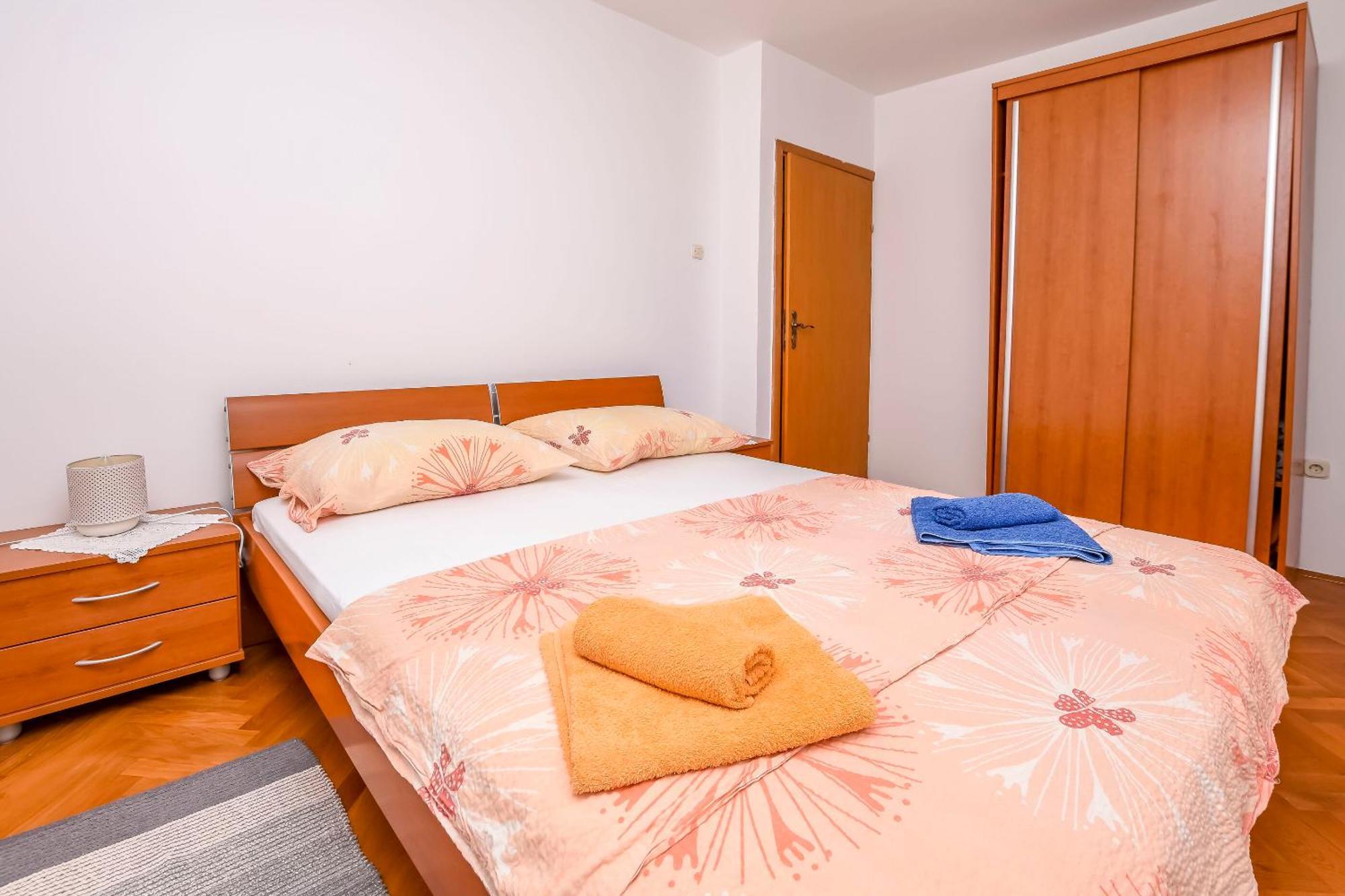 Apartments Ema Razanj Luaran gambar