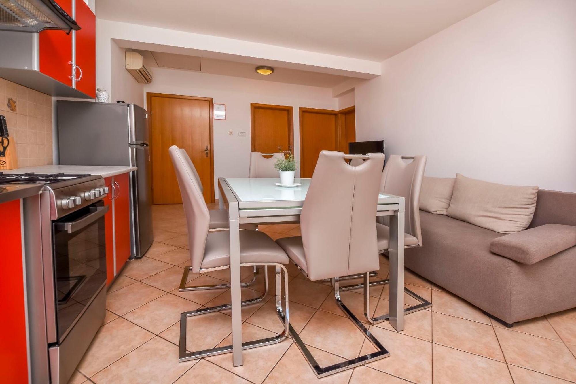 Apartments Ema Razanj Luaran gambar